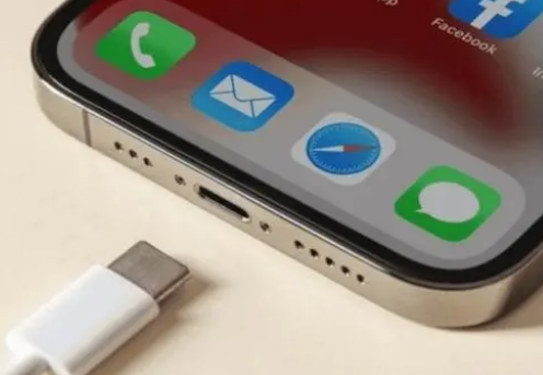 河口苹果15维修分享iPhone15改USB-C接口后能和安卓用户互借充电器吗